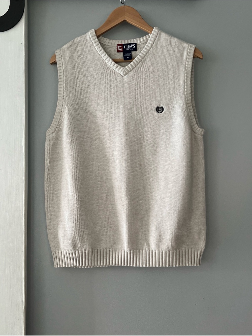 Chaps Men’s M 100% Cotton V-Neck Sleeveless Knit Vest Cream/Off-White/Ivory